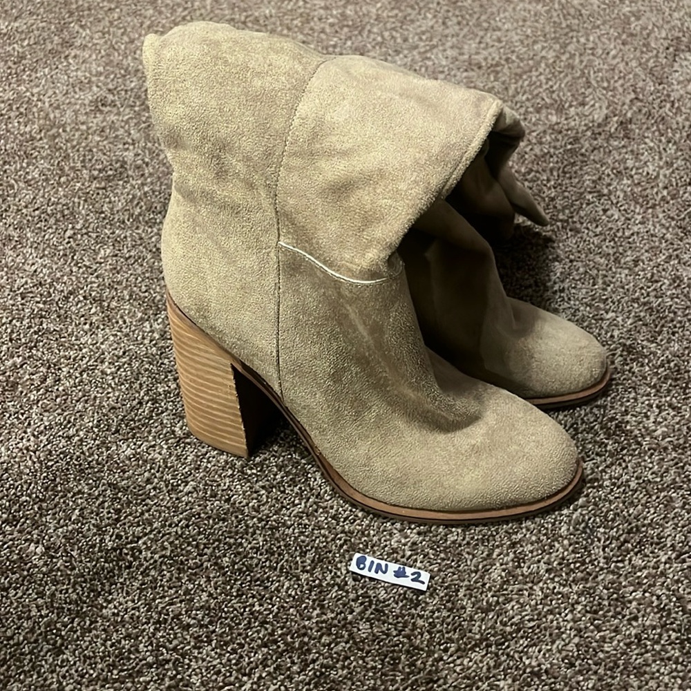 Oasis Society boots. Size 6. Great condition.